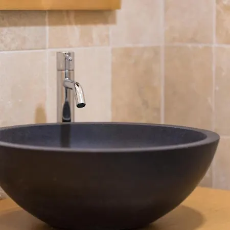 La Tour Cachee Oda ve Kahvaltı Mortain-Bocage