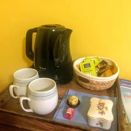 La Tour Cachee Bed & Breakfast *