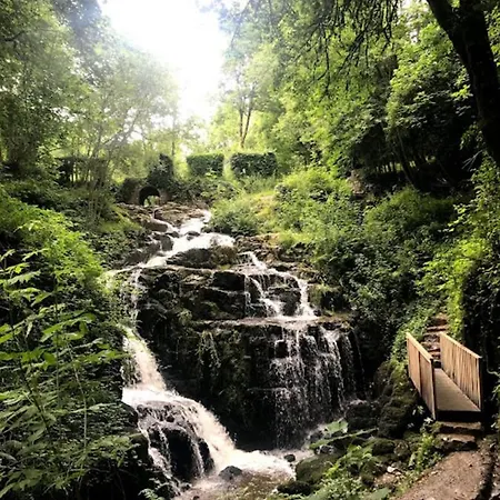 La Tour Cachee Oda ve Kahvaltı Mortain-Bocage