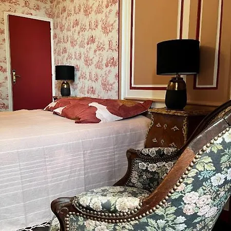 La Tour Cachee B&B *