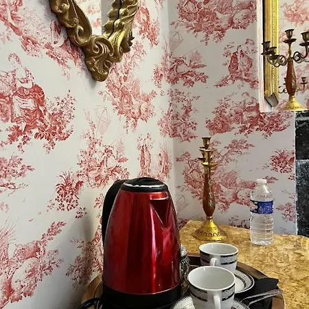 Bed & Breakfast La Tour Cachee *