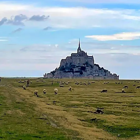La Tour Cachee Oda ve Kahvaltı