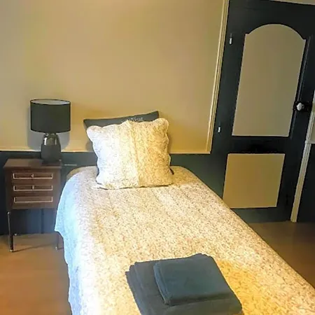 La Tour Cachee Oda ve Kahvaltı