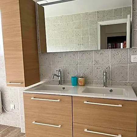 Oda ve Kahvaltı La Tour Cachee
