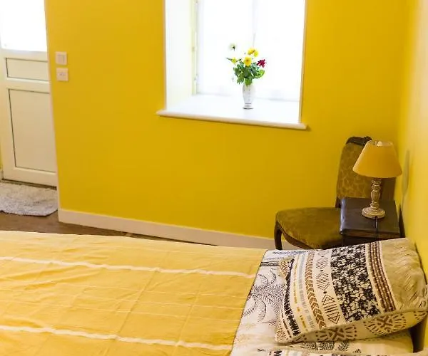 La Tour Cachée Bed & Breakfast Mortain-Bocage